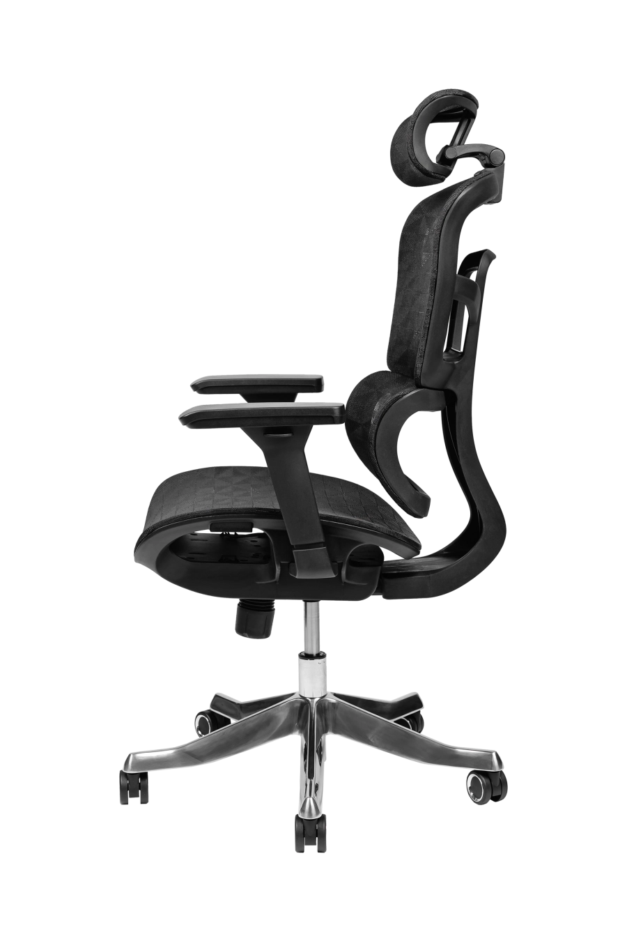 Porto: Conceput pentru reglaje la îndemână, CUSTÓ Porto combină șezutul și spătarul din plasă elastomerică ce mențin un microclimat plăcut chiar și în zilele toride. Tetiera 3D se adaptează înălțimii și unghiului capului, iar cotierele 3D permit setarea pe înălțime, adâncime și rotație. Baza rotativă ușoară și roțile din poliuretan rulează silențios, protejând pardoseala. O alegere ideală pentru birouri executive care cer funcționalitate maximă într-un look sobru.