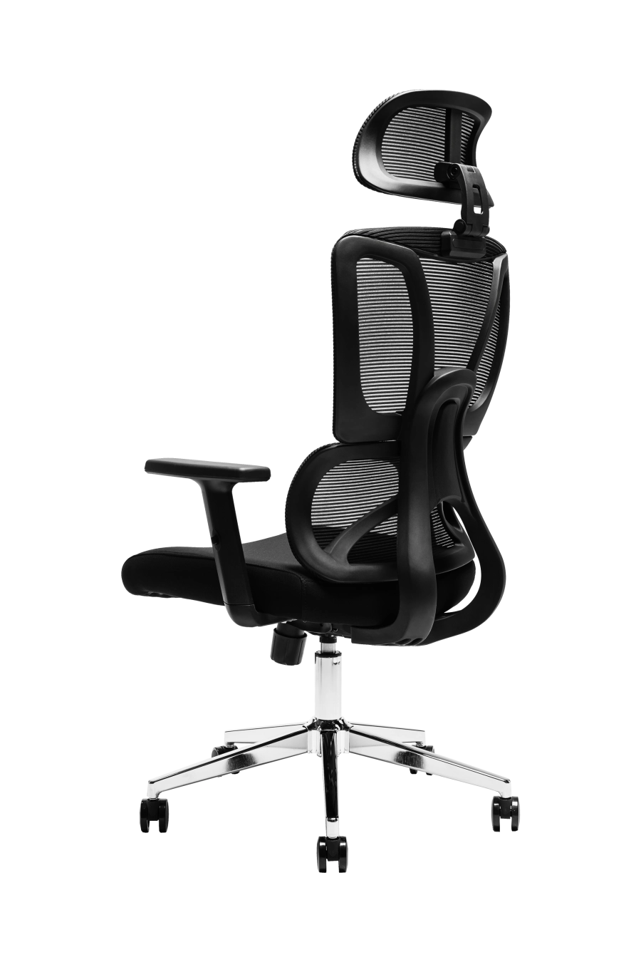 Cordoba: CUSTÓ Cordoba combină eleganţa minimalistă cu ergonomia avansată: şezutul tapitat din stofă conferă confort imediat, iar spătarul din plasă elastomerică asigură o ventilaţie eficientă pe durata întregii zile de lucru. Tetiera reglabilă 3D îţi permite ajustări fine în înălţime, adâncime şi unghi, pentru o susţinere optimă a capului şi gâtului. Suportul lombar fix menţine postura corectă fără efort suplimentar. Cotierele ajustabile pe înălţime se pliază pe nevoile tale — fie în intervale de concentrare, fie în momente de relaxare la birou. Mecanismul sincron cu blocare într-o poziţie şi baza stelată din oţel cromat, împreună cu rolele din poliuretan, garantează mobilitate lină şi stabilitate solidă pe diferite tipuri de suprafeţe. Negrul predominant conferă o eleganţă sobru-executivă, ideală pentru spaţii de birou unde profesionalismul contează.