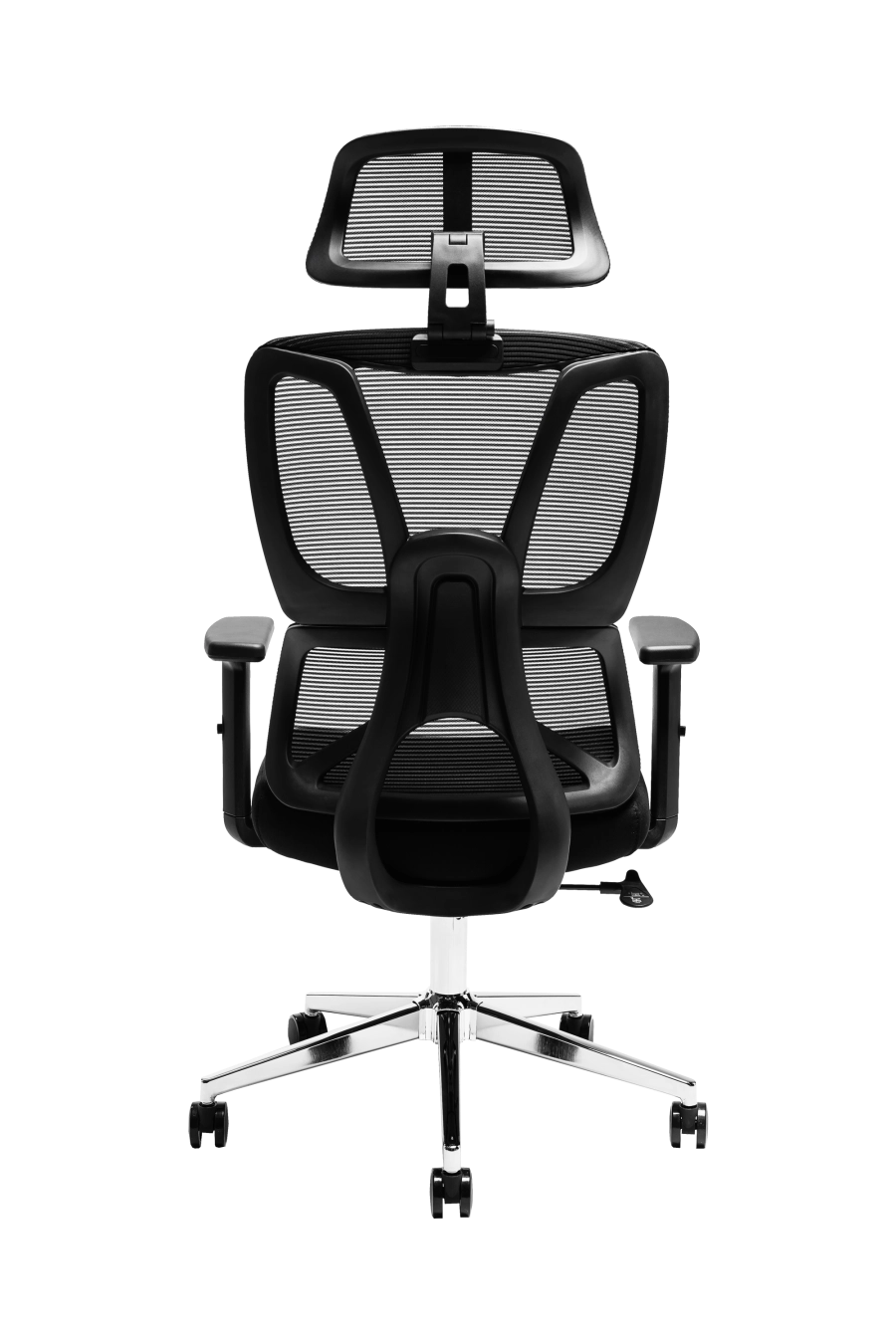 Cordoba: CUSTÓ Cordoba combină eleganţa minimalistă cu ergonomia avansată: şezutul tapitat din stofă conferă confort imediat, iar spătarul din plasă elastomerică asigură o ventilaţie eficientă pe durata întregii zile de lucru. Tetiera reglabilă 3D îţi permite ajustări fine în înălţime, adâncime şi unghi, pentru o susţinere optimă a capului şi gâtului. Suportul lombar fix menţine postura corectă fără efort suplimentar. Cotierele ajustabile pe înălţime se pliază pe nevoile tale — fie în intervale de concentrare, fie în momente de relaxare la birou. Mecanismul sincron cu blocare într-o poziţie şi baza stelată din oţel cromat, împreună cu rolele din poliuretan, garantează mobilitate lină şi stabilitate solidă pe diferite tipuri de suprafeţe. Negrul predominant conferă o eleganţă sobru-executivă, ideală pentru spaţii de birou unde profesionalismul contează.